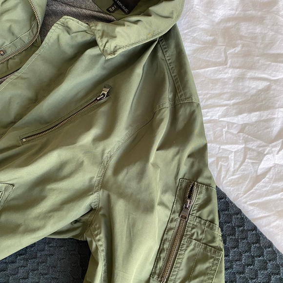 Banana Republic Men’s Bomber Jacket - Green - Picture 3 of 3